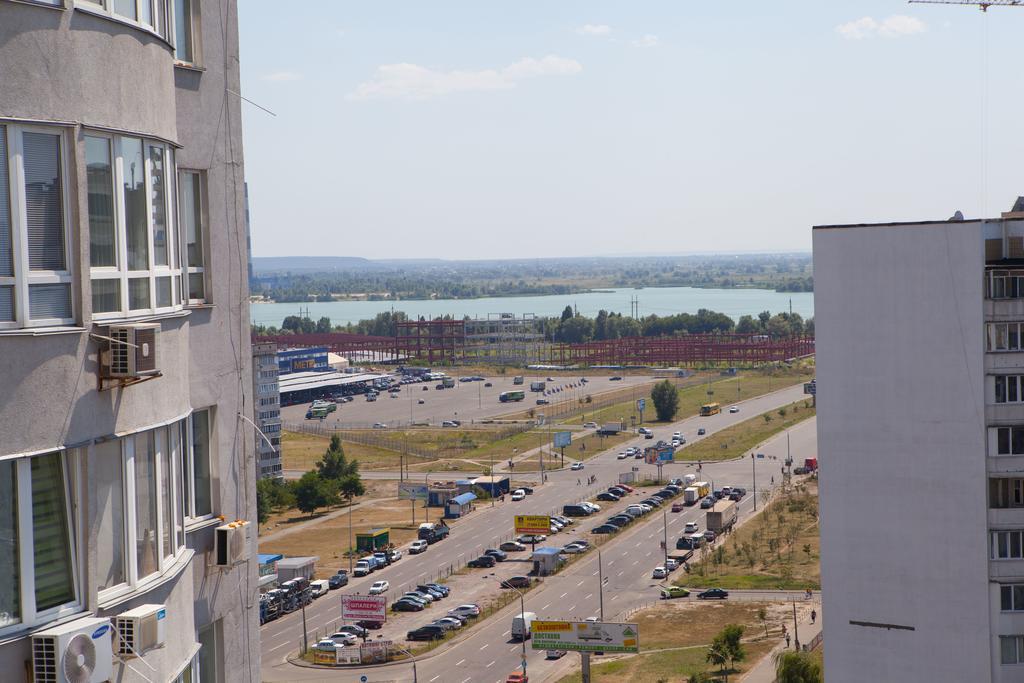 Apartment In 2 Min From Poznyaky Metro Station Kyiv Exterior photo